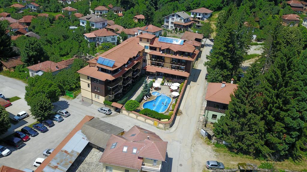 Hotel Center Apriłci Zewnętrze zdjęcie